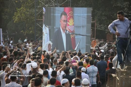 2月17日，塔里克·拉赫曼在达卡宣誓就任孟加拉国总理。图自新华社/越通社