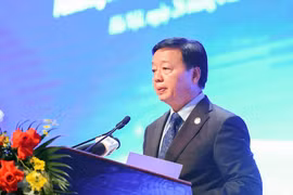 越南政府副总理陈红河在研讨会上发表讲话。图自越通社