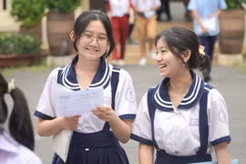 胡志明市为学龄前儿童和高中生减免学费。图自《劳动报》