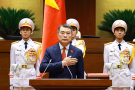 越南政府总理黎明兴宣誓就职。图自越通社