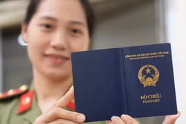 越南护照新款。图自dantri.com.vn