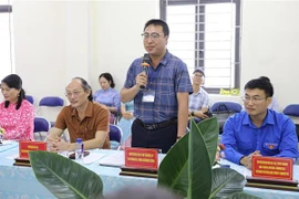 奠边省民族寄宿中学校长武忠环在会上发表讲话。图自越通社