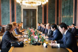 潘廷镯同志会见奥地利国民议会（下议院）副议长彼得·豪布纳。图自越通社