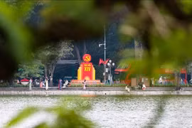首都河内洋溢喜悦气氛，期待国家重大政治盛会。图自越通社