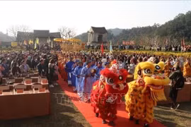 安子春节庙会开庙仪式。图自越通社