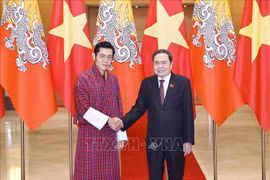 越南国会主席陈青敏会见不丹国王吉格梅。图自越通社