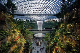 新加坡樟宜机场旅客吞吐量创历史新高。图自越通社