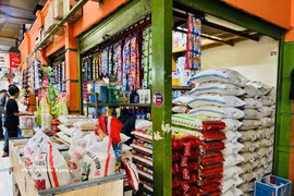 在雅加达的一个大米商店。图自越通社