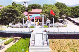 清化省各处祠庙和圣母府所散发的传统信仰魅力，正吸引着海内外游客纷至沓来。图自人民报