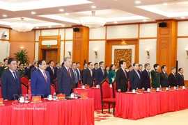 越南各位党和国家领导人及高级干部荣获荣誉勋章