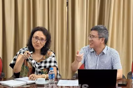 美国国家合作社商业协会代表巴吉·谢尔昌在会上发表讲话。图自越通社