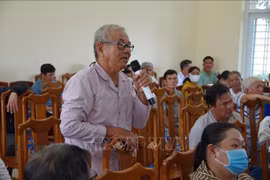 渔民现场提问。图自越通社