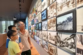 岘港博物馆部采取现代技术，为游客带来更好的体验。图自越通社