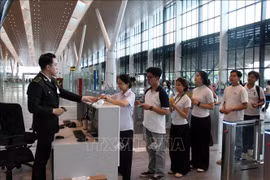 4月16日下午，模拟飞行中飞机起飞前的检查流程。图自越通社