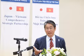 日本驻越南大使伊藤直树接受了媒体记者的采访。图自Vietnam+