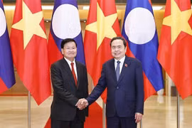 越南国会主席陈青敏会见老挝人民革命党中央总书记、国家主席通伦·西苏里。图自越通社