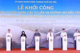 越南政府总理范明政出席了河内市四莲大桥及两端引道投资建设项目开工仪式。图自越通社