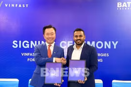 双方代表签署战略合作协议。图自越通社