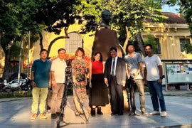 摄制组在河内进行拍摄。图自VTV