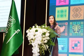越南外交部副部长黎氏秋姮代表越南政府致辞祝贺沙特阿拉伯国庆。图自越通社