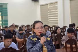 广宁省芒街二号坊的代表发表意见。图自越通社
