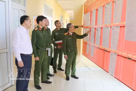 宁平省公安代表团对第二看守所的选举筹备工作进行检查。图自越通社
