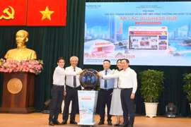 首个地方B2B电子商务平台亮仪式。图自越通社