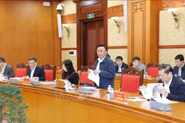越共中央书记处常务书记陈锦秀在会上发言。图自越通社