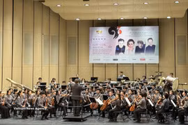 “亚洲青年交响乐团演奏古典音乐名作”音乐会现场。图自越通社