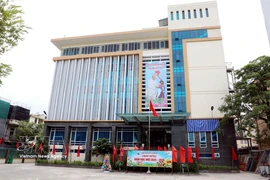 旧的太平省太平市市委下属事业单位总部被改造为4间普通教室、7间学科专用教室及10间多功能室，有效解决了当地一所初级中学的办学设施难题。图自越通社