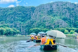 宁平省三谷-碧洞旅游区。