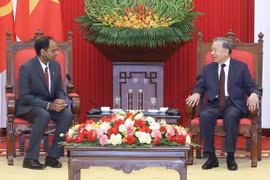 苏林总书记会见全球美满电子首席开发官Sandeep Bharathi。图自越通社
