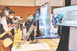 胡志明市介绍各种数字化转型解决方案。图自人民报