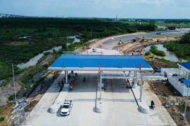 自8月19日起对胡志明市三环路与胡志明市 - 隆城 -油椰高速公路立交段进行收费。图自越通社