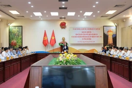 国家副主席武氏映实地检查林同省选举准备工作