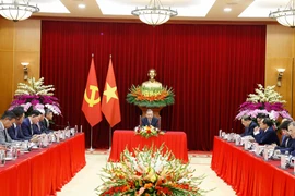 越共中央总书记苏林会见多家大型国际集团和企业负责人