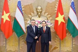 《河内公约》：越南国会主席陈青敏会见乌兹别克斯坦下院议长