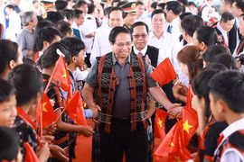 范明政总理出席岘港市边境乡一贯制寄宿学校开工仪式