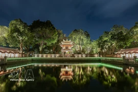奎文阁在艺术灯光的映衬下，更加凸显其传统建筑之美，于现代空间中熠熠生辉。图自 越通社