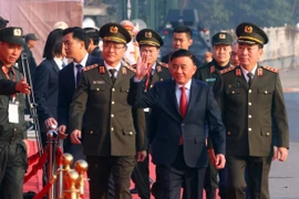 越共中央书记处常务书记陈锦秀出席越共十四大安保出征仪式。图自 越通社