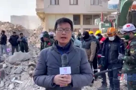 跨越生死线 新闻不断流