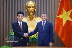 越南政府总理黎明兴会见朝鲜驻越南特命全权大使李成国。图自越通社