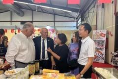 越南展区包括越南驻希腊大使馆和三家越南企业的展位。图自越通社