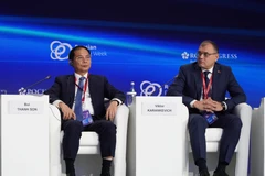 越南政府副总理裴青山参加讨论会。图自越通社
