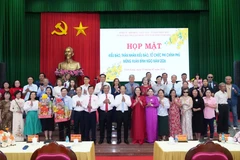 与会代表合影。图自越通社