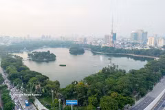河内统一公园的绿地有助于净化和调节气候。图自越通社