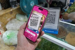银行部门加快数字化进程，推进非现金支付。图自越通社