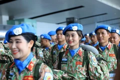越南四号工兵队启程前往联合国阿卜耶伊临时安全部队特派团执行维和任务。图自越通社