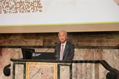 越南驻瑞士大使冯世龙发言。图自越通社