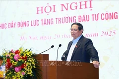 越南政府总理范明政发表讲话。图自越通社